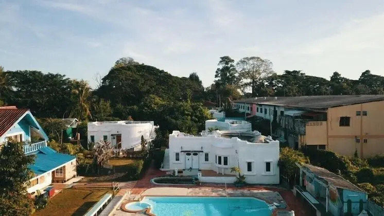Scenic Riverside Resort