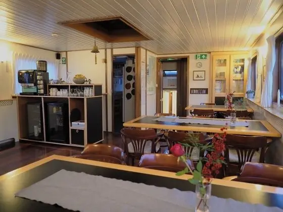 Hotelschip Sarah - Öne Çıkan Resim