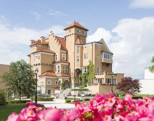 Schloss Mönchstein