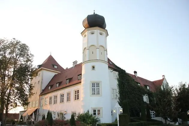 Schlosshotel Neufahrn