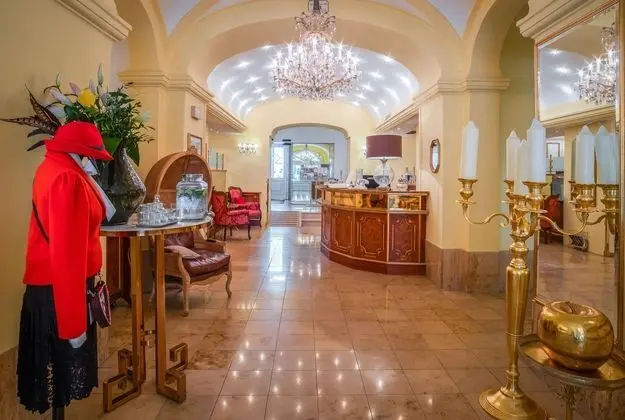 Schlosshotel Römischer Kaiser - Lobi