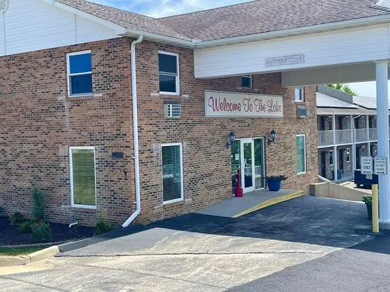 Schmidt's Creek Hotel