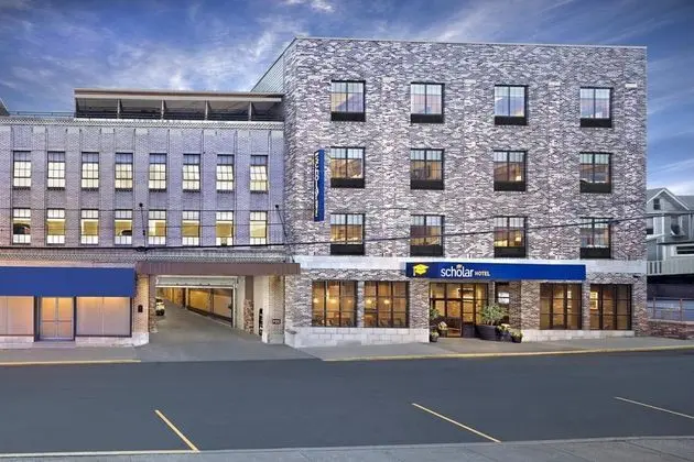 The Scholar Hotel