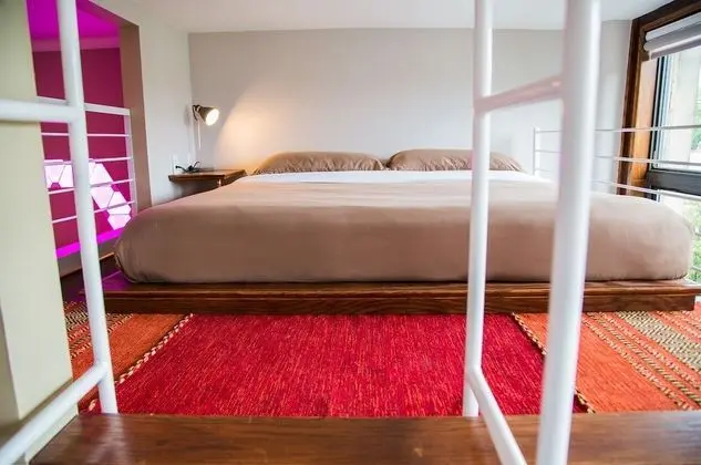 School 31 Lofts at Colors Studios - Oda