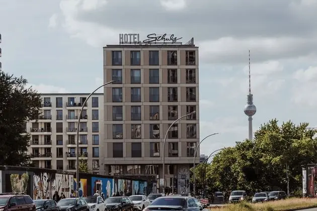 Schulz Hotel Berlin Wall at the East Side Gallery - Öne Çıkan Resim