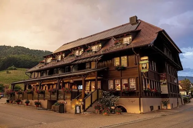 Schwarzwaldgasthaus Zum goldenen Engel - Dış Mekan