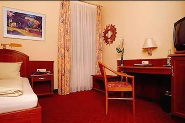 Hotel Schweizer Hof - Superior - Oda