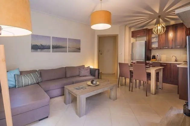 Scorpio Deluxe Apartment with Private Garden