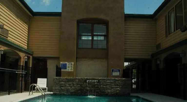 Scottish Inn & Suites-Allentown