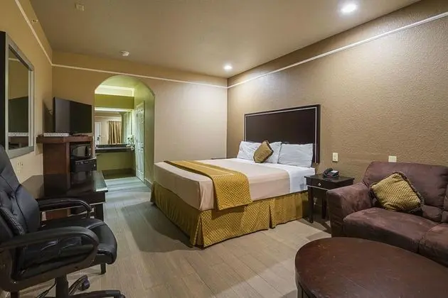 Scottish Inn & Suites Baytown