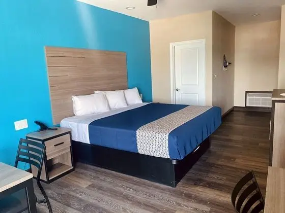 Scottish Inn and Suites