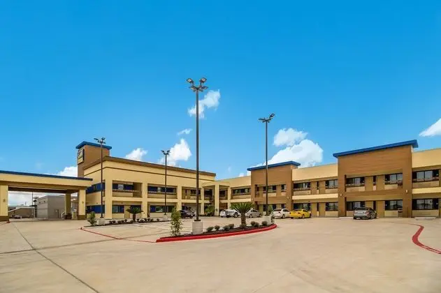 Scottish Inn & Suites Houston Willowbrook - Dış Mekan