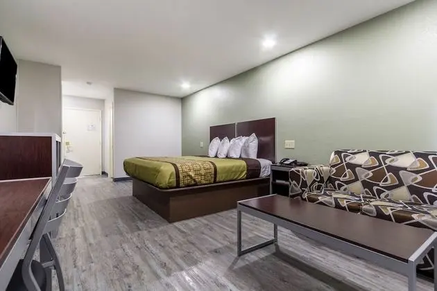 Scottish Inn and Suites - Oda