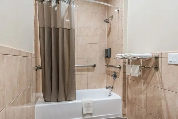 Scottish Inns & Suites IAH Airport - Beltway 8 - Banyo Tipleri