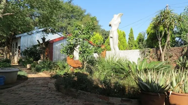 The Sculpture Yard - Dış Mekan