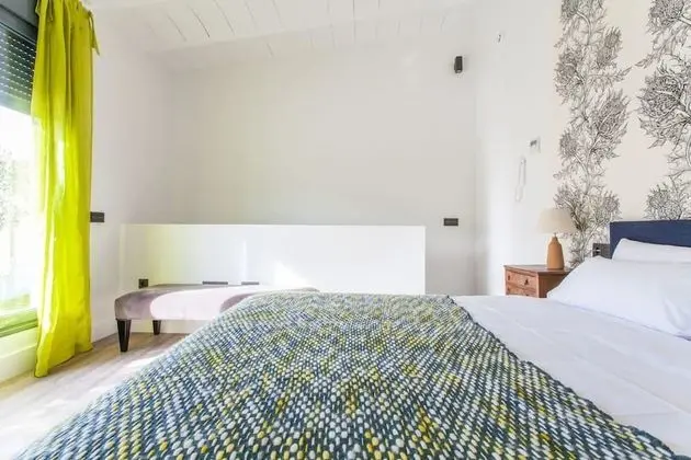 Sevilla Alquila Amplios Apartamentos Duplex en San Bernardo - Oda