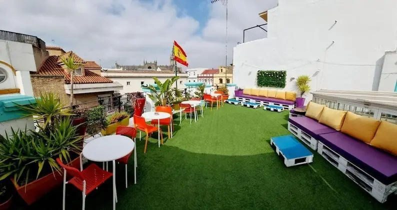 Sevilla Kitsch Hostel Art - Dış Mekan