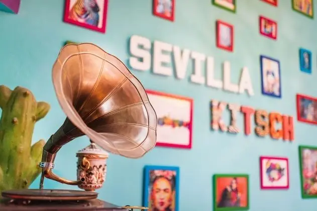 Sevilla Kitsch Hostel Art - Lobi