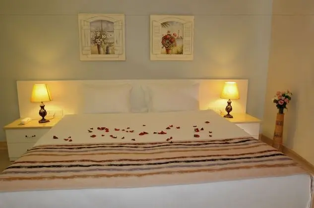 Sea Breeze Hotel & Apartments - Oda