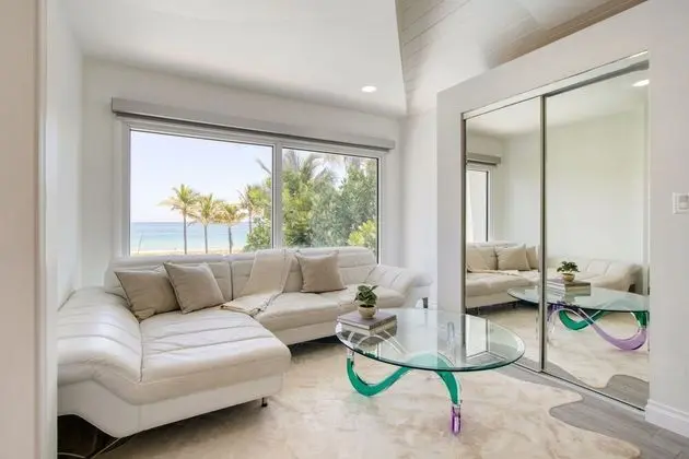 Sea Breeze by Avantstay Across From Fort Lauderdale Beach! Pool, Out Door Dining, Fire Pit! - İç Mekan