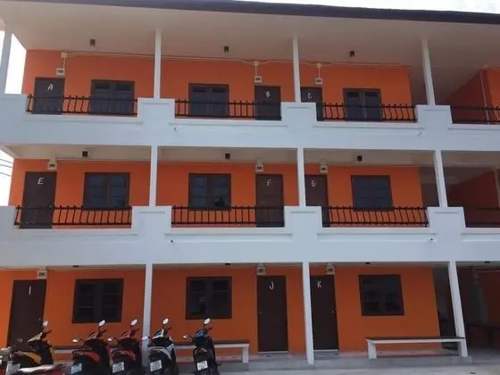 Sea Breeze Backpacker Hostel - Adults Only - Dış Mekan