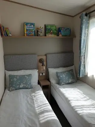 The Sea Breeze - Captivating Caravan in Camber - Oda
