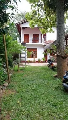 Sea Breeze Inn - Dış Mekan