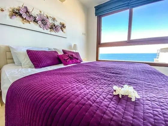 Sea Cliff Villa, 4 Beds, Sleeps 2- 8, Free Wifi, - Oda