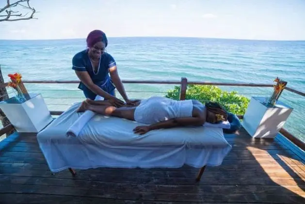 Sea Cliff Resort - Spa