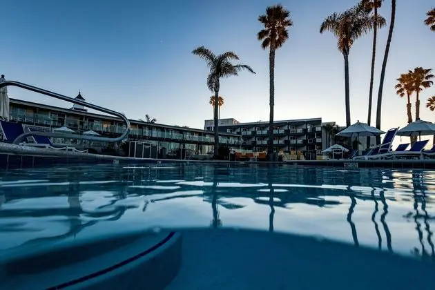 Sea Crest OceanFront Hotel Pismo Beach - Havuz