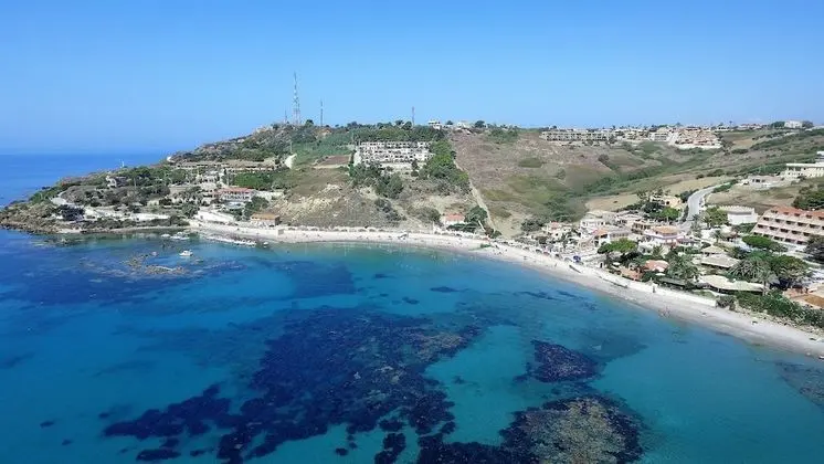 Sea Front Apartment 4 Beds With Balcony 250 Meters From the Beach