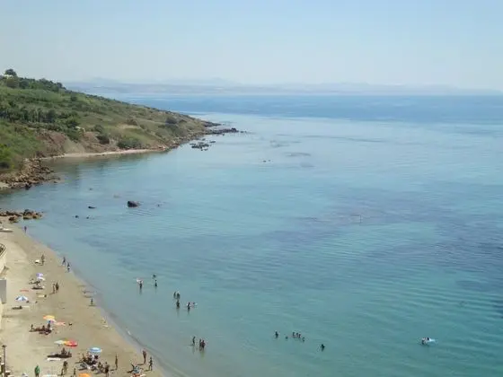Sea Front Apartment 4 Beds With Balcony 250 Meters From the Beach - Plaj