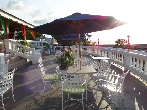 Sea Horse Beach Studio At Montego Bay Club Resort - Yerinde Yemek