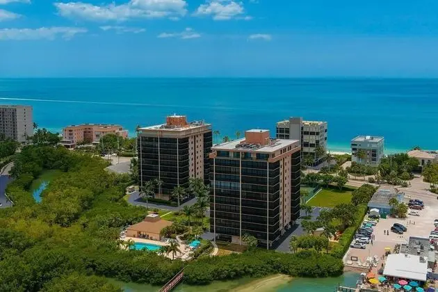 Sea Isles Condo