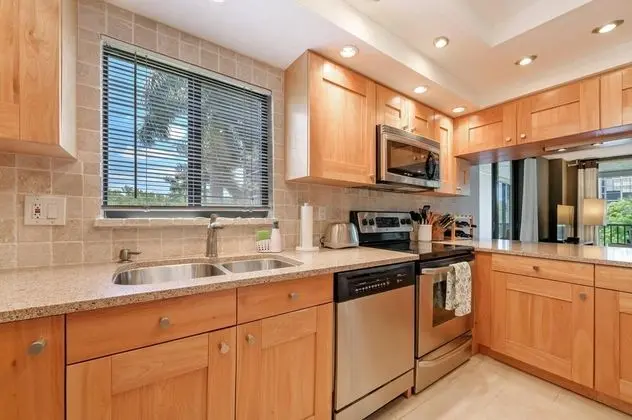Sea Isles Condo in Bonita Springs - Oda