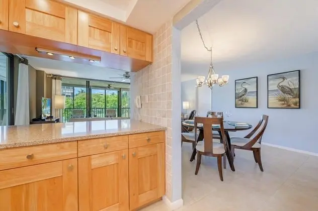 Sea Isles Condo in Bonita Springs - Oda