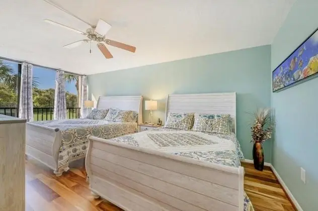 Sea Isles Condo - Oda