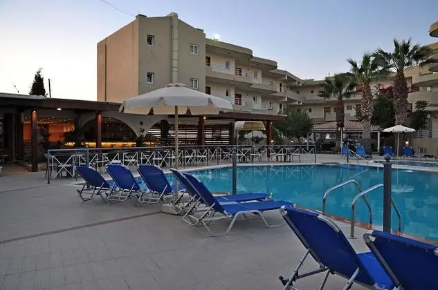 Sea Melody Beach Hotel & Apartments - Havuz