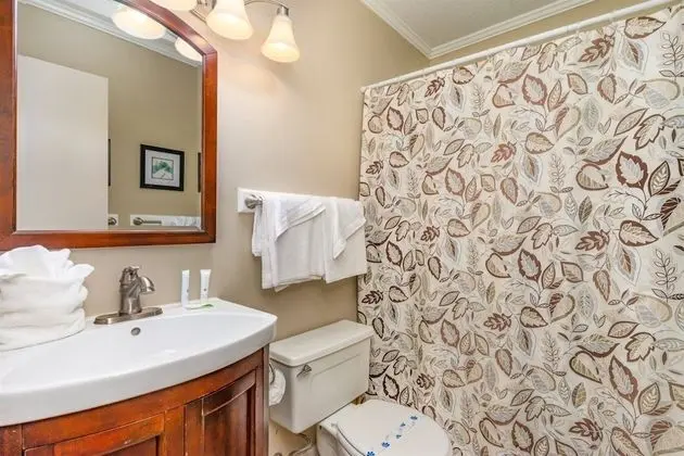 Sea Oaks 208