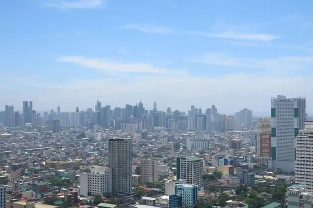 Sea Pearl Manila Suites