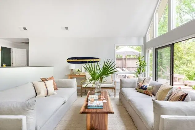 Sea Pine by Avantstay Private Modern Home Surrounded in Lush Greenery Close to Beach - İç Mekan