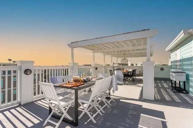 Sea Shell by Avantstay Breezy Beachside Getaway w/ Rooftop Deck & 6 BRs