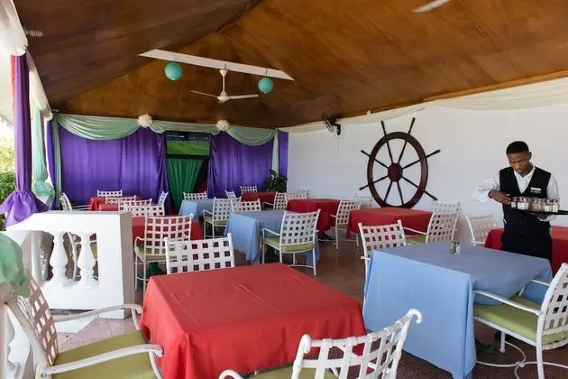Sea Shell Beach Studio At Montego Bay Club Resort - Yerinde Yemek