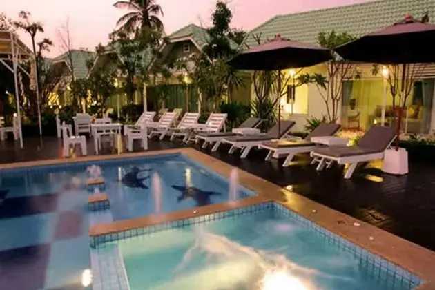 Sea Sky Beach Resort - Havuz
