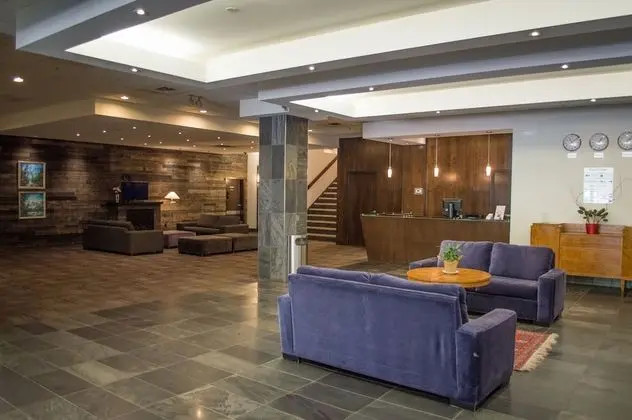 Sea to Sky Hotel & Conference Centre - Lobi