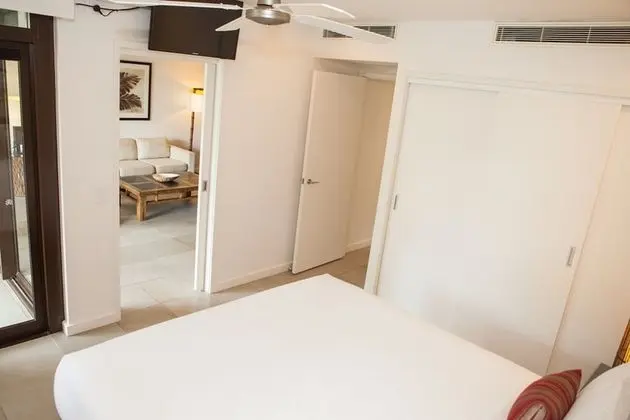 Sea Temple - 160 Luxury Swimout - Oda