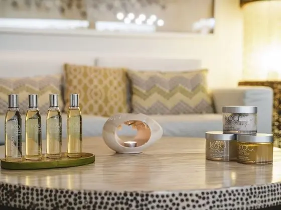 Sea Temple Port Douglas Luxury Apartments - Spa