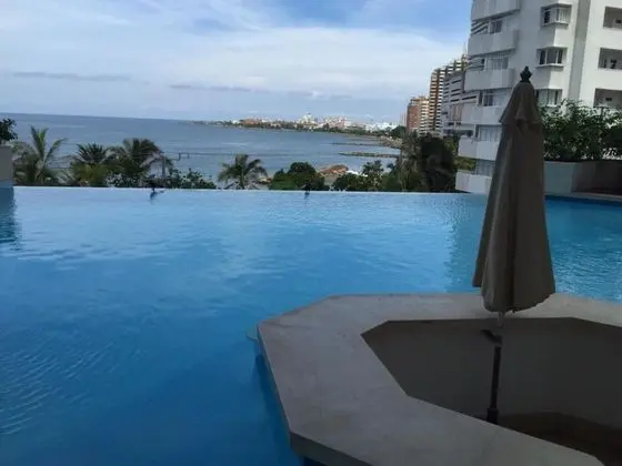 Sea Terraces Luxury Suites - Havuz