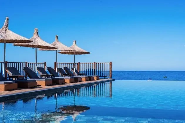Sea Valley Lodge