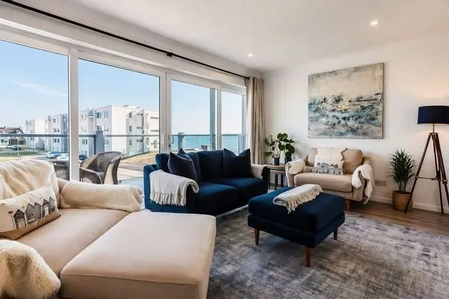 Sea View 3 Bedroom Seaside Property - Öne Çıkan Resim